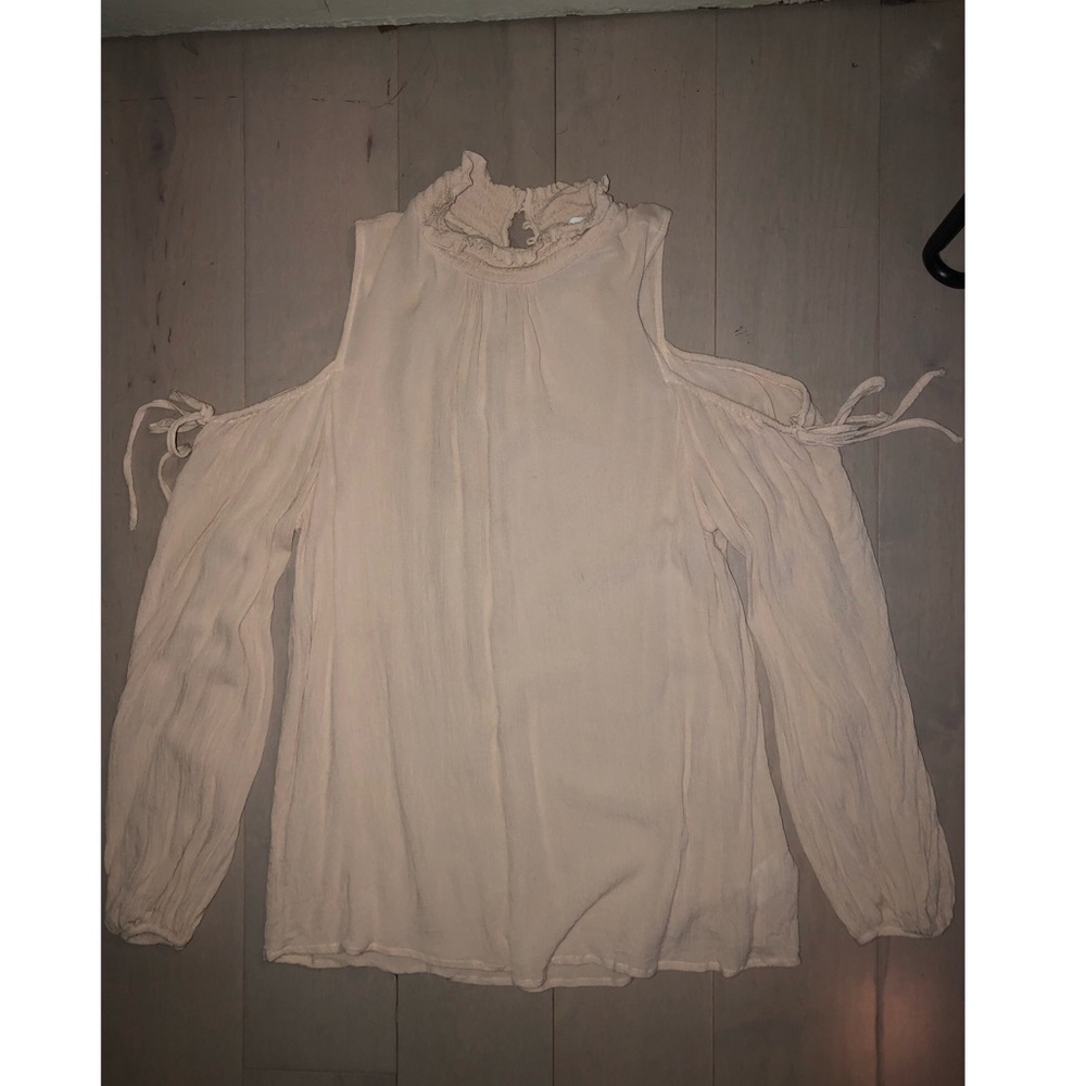 Shoulder less long sleeve with high neck